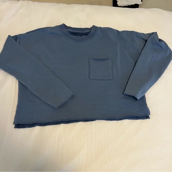 Sunday Soft Cropped Crew Sweatshirt and Soft Retro Gym Short - Picture 6 of 13